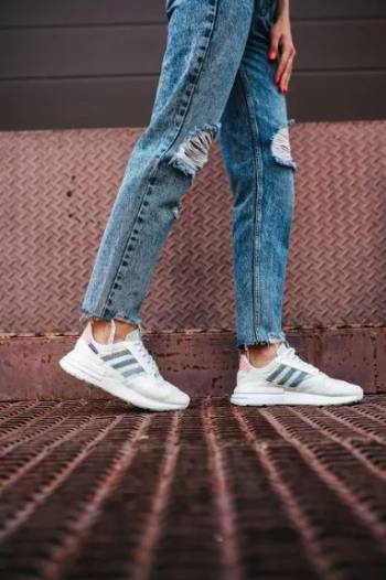 Мужские кроссовки Adidas ZX 500 белые весна-лето. Живое фото