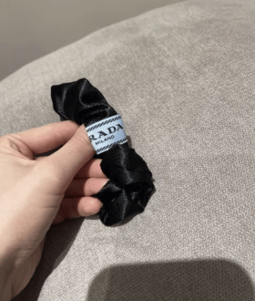 Резинка для волос Prada