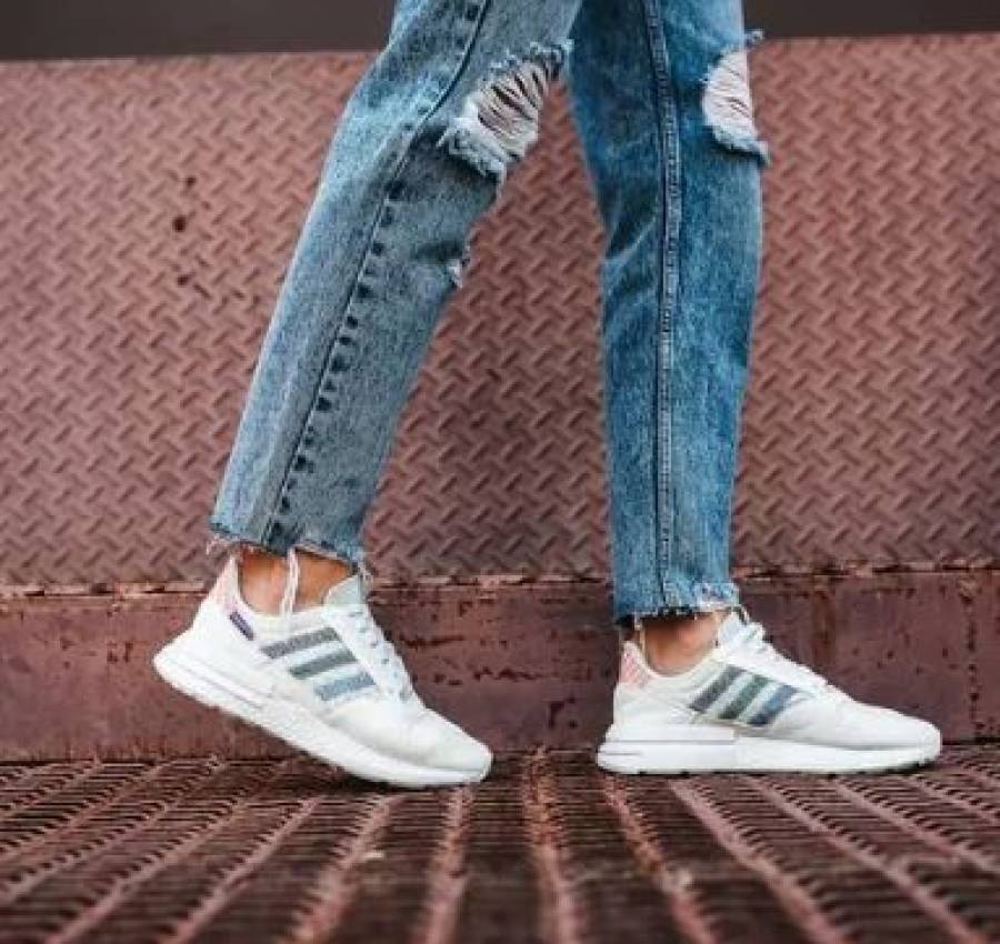 Женские кроссовки Adidas ZX 500 белые весна-лето. Живое фото 3
