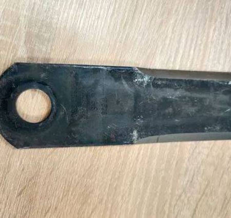 Нож измельчителя CLAAS (січькарні) 5538601 (7368720) с напайкой 5
